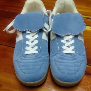 Cushionaire Astro Lace Up With Velcro Sneakers